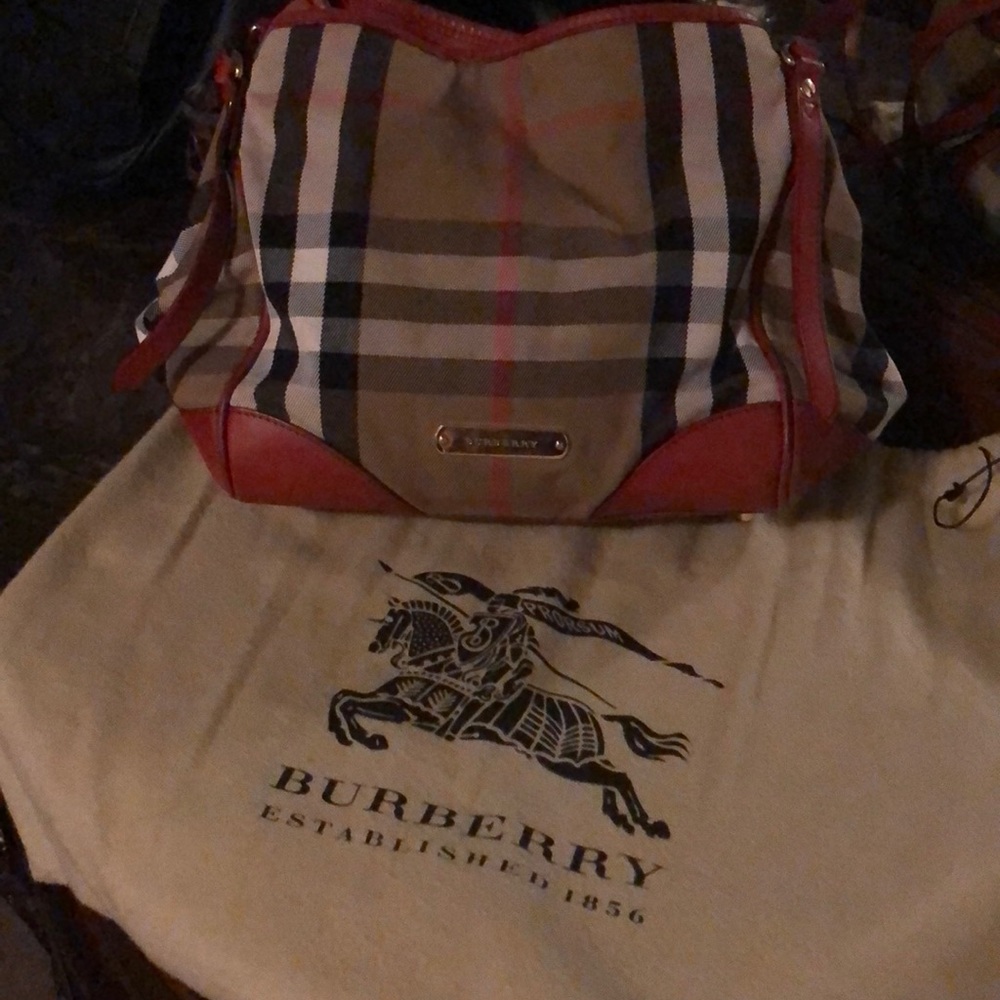 Burberry purse